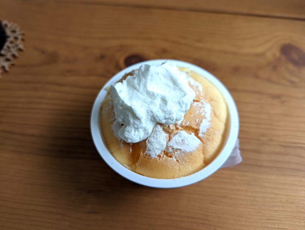 ローソン（山崎製パン）の「おぼれクリームのチーズスフレケーキ」 (6)