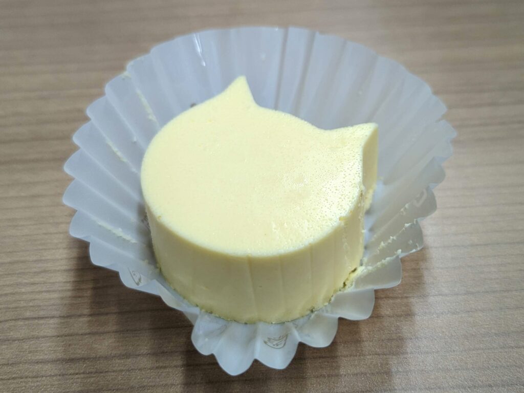 ファミリーマート・にゃんともおいしいチーズケーキ（猫のチーズケーキ） (9)