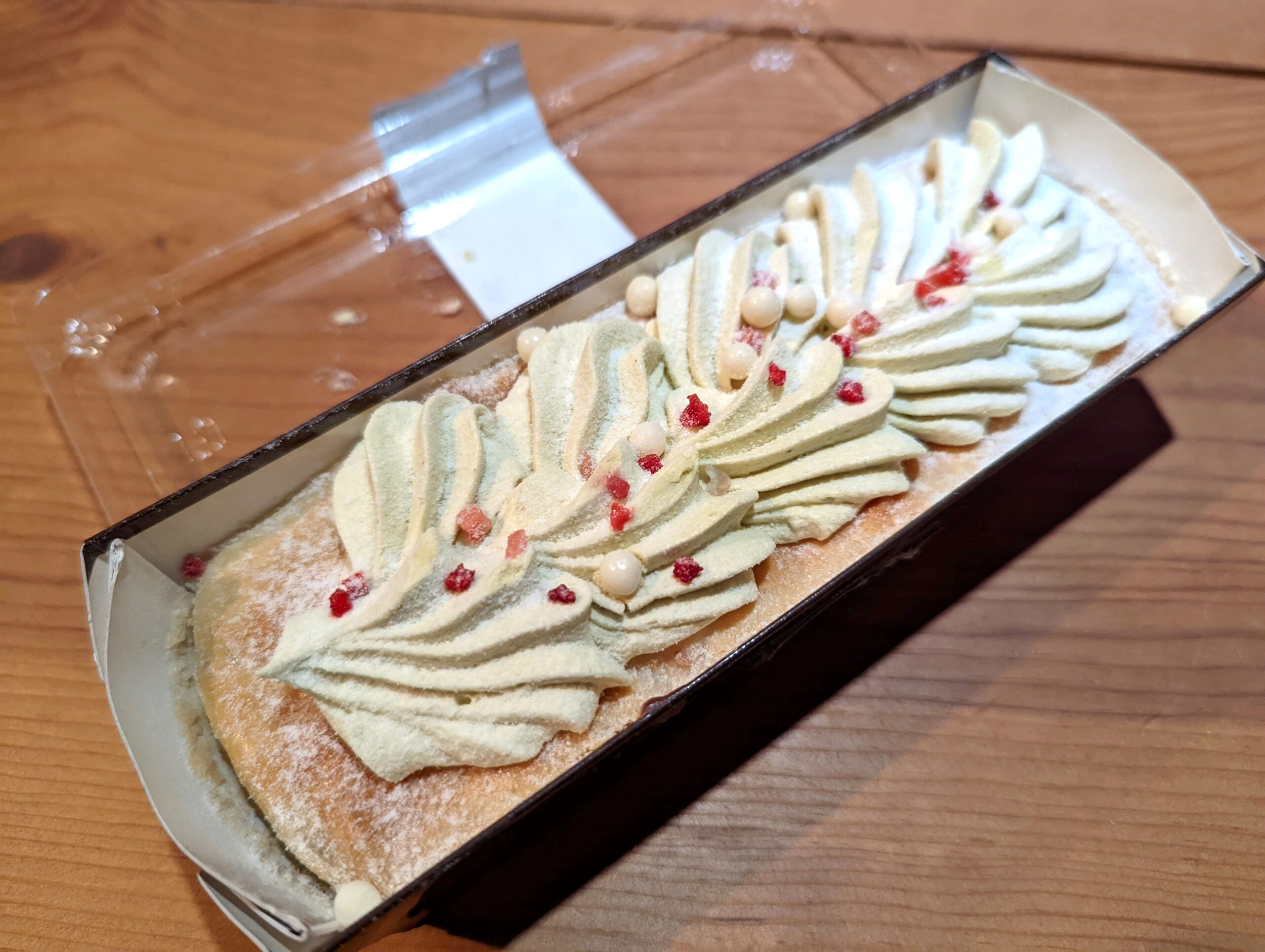 成城石井「3種ベリーとピスタチオのプレミアムチーズケーキ」 (11)