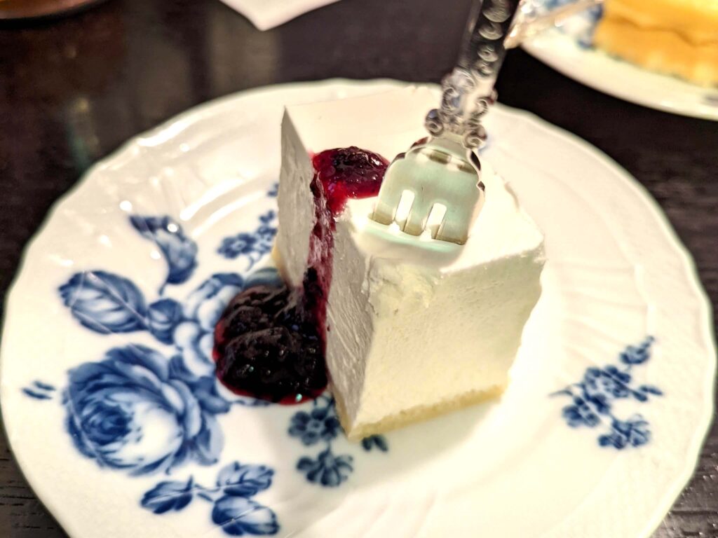 祇園・四条「フランソア喫茶室」のレアチーズケーキ (6)