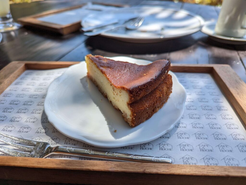 由布院・CAFE LA RUCHE （カフェラリューシュ）のチーズケーキの写真 (2)