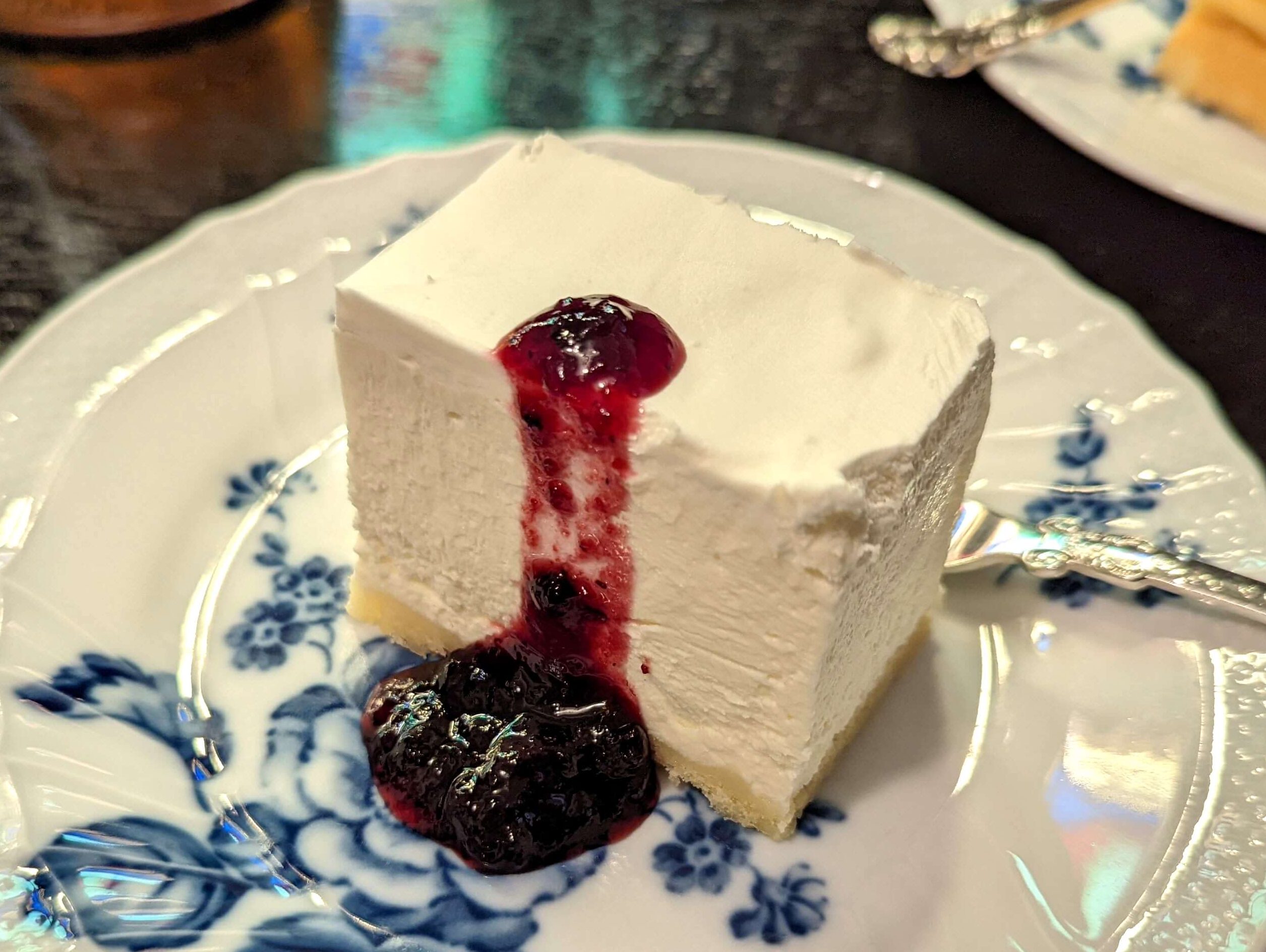祇園・四条「フランソア喫茶室」のレアチーズケーキ (2)