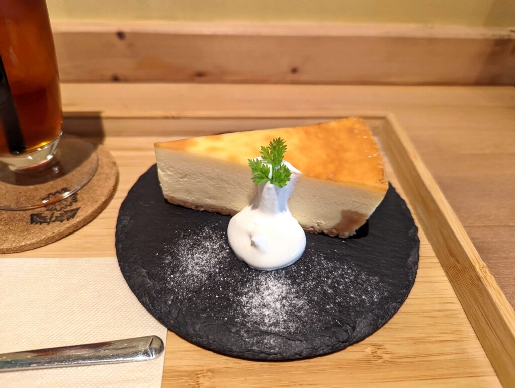 茗荷谷・cafe＆factory Paluke(パルケ)のチーズケーキ（プレーン） (3)