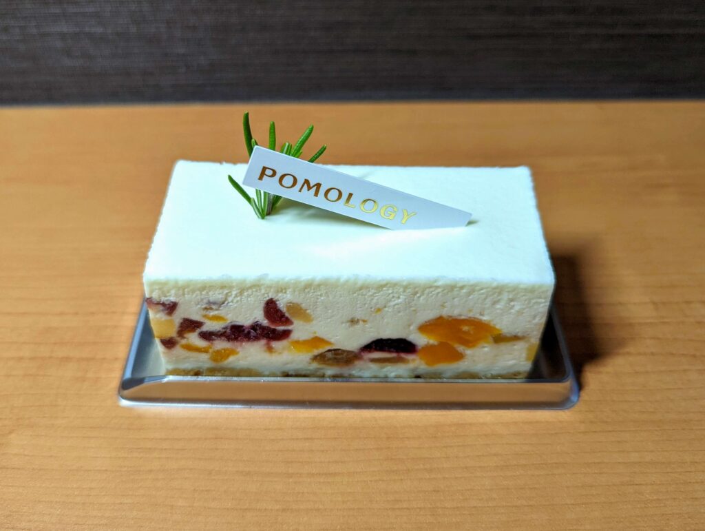 POMOLOGY(ポモロジー)の「5種のドライフルーツのレアチーズケーキ」 (5)