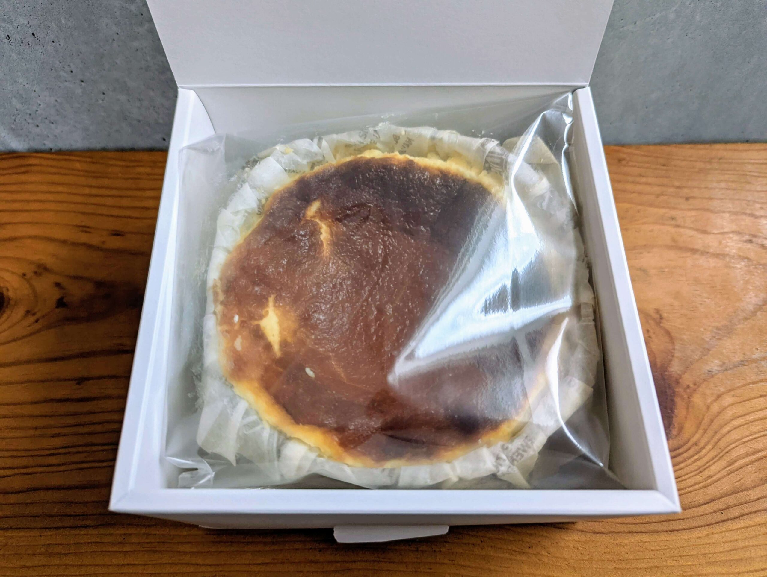 〈燠火　kawaguchi∴〉大人のチーズケーキ（ビースリー・熟成バスクチーズケーキ） (20)