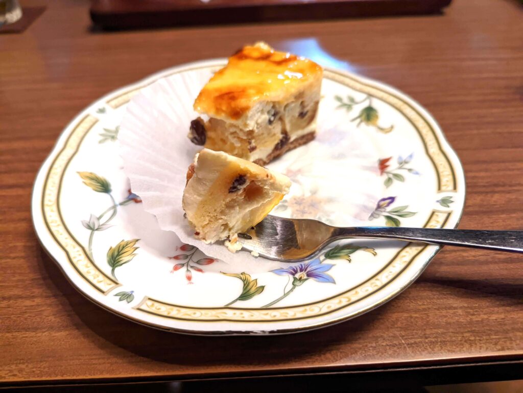 青森・弘前「ひまわり」 のチーズケーキ (6)
