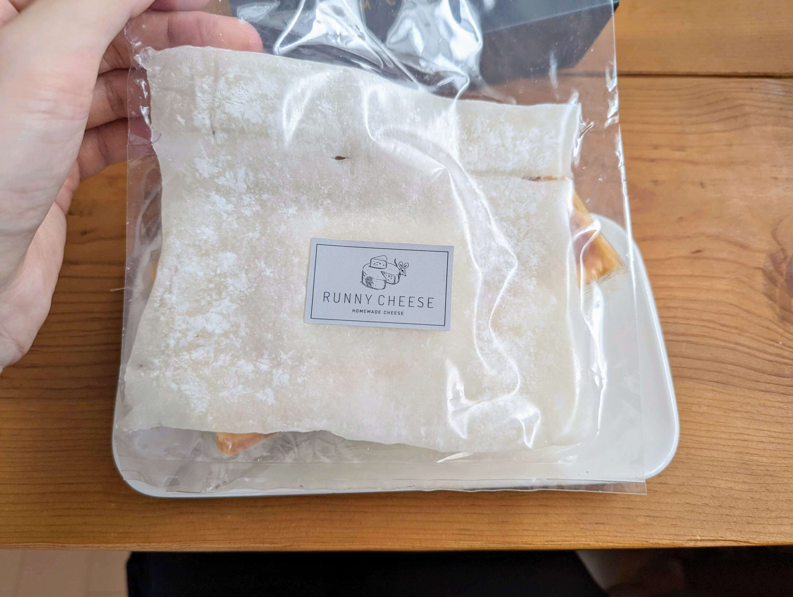 RUNNY CHEESE 羽二重光絹ベイクドチーズケーキ (10)