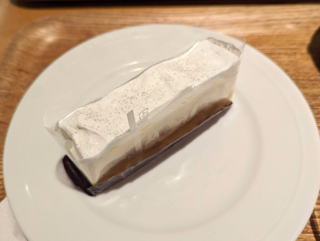 エクセルシオールカフェの2層仕立てのチーズケーキ (2)
