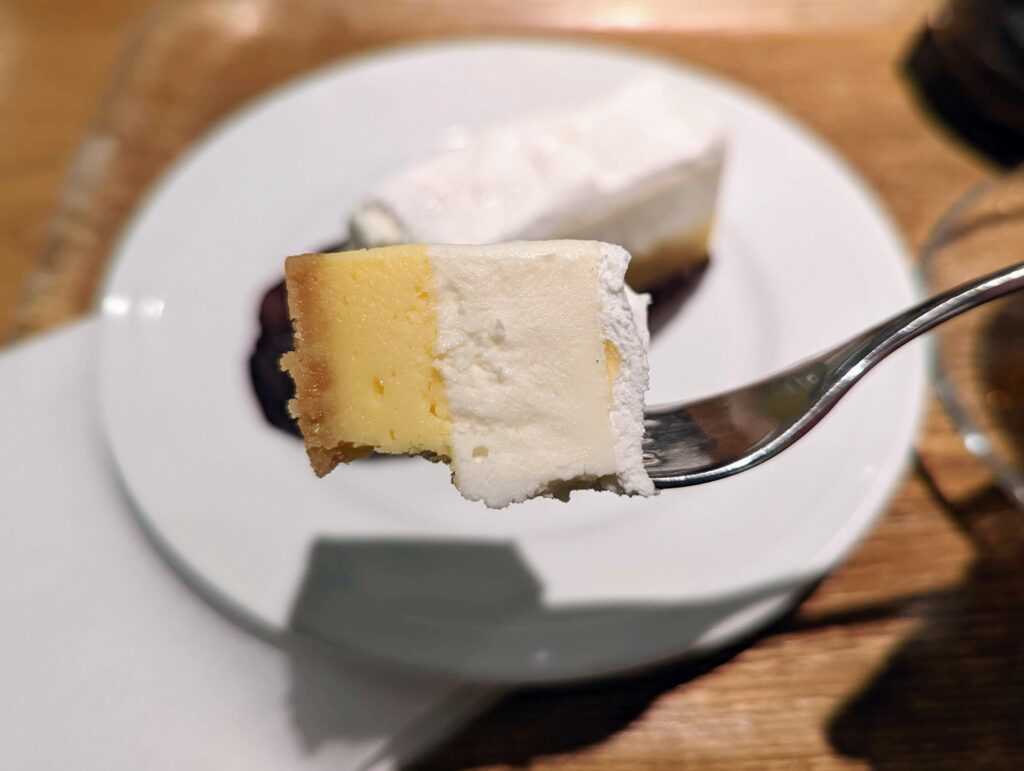 エクセルシオールカフェの2層仕立てのチーズケーキ (1)