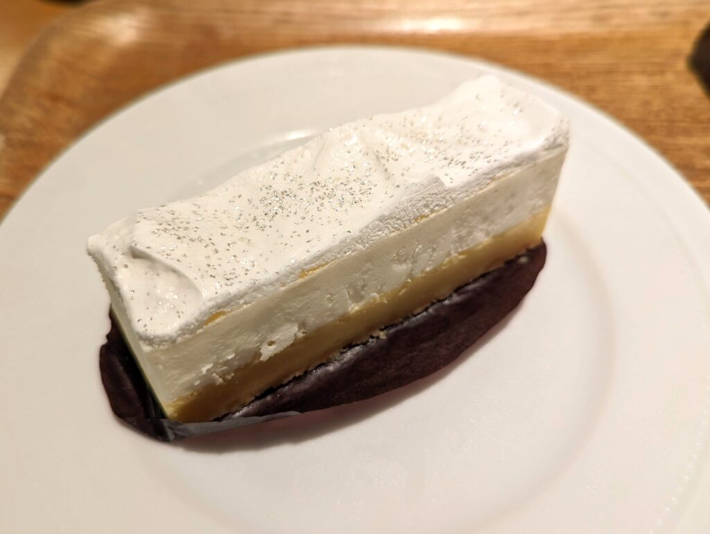 エクセルシオールカフェの2層仕立てのチーズケーキ (3)