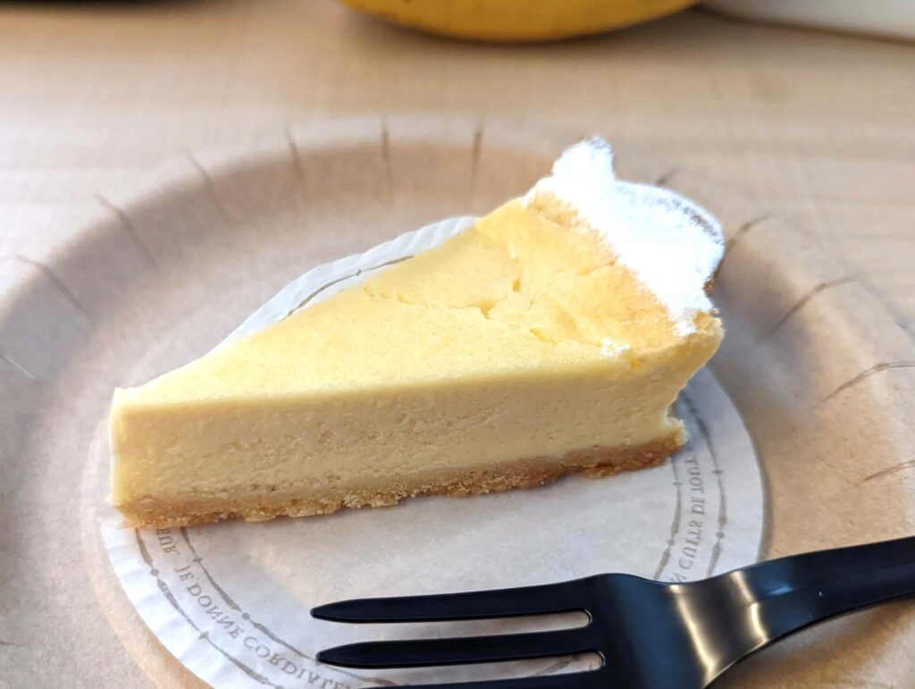 岡山「ケーキハウス・フクヤ（CAKEHOUSE FUKUYA）」のベイクドチーズ (2)