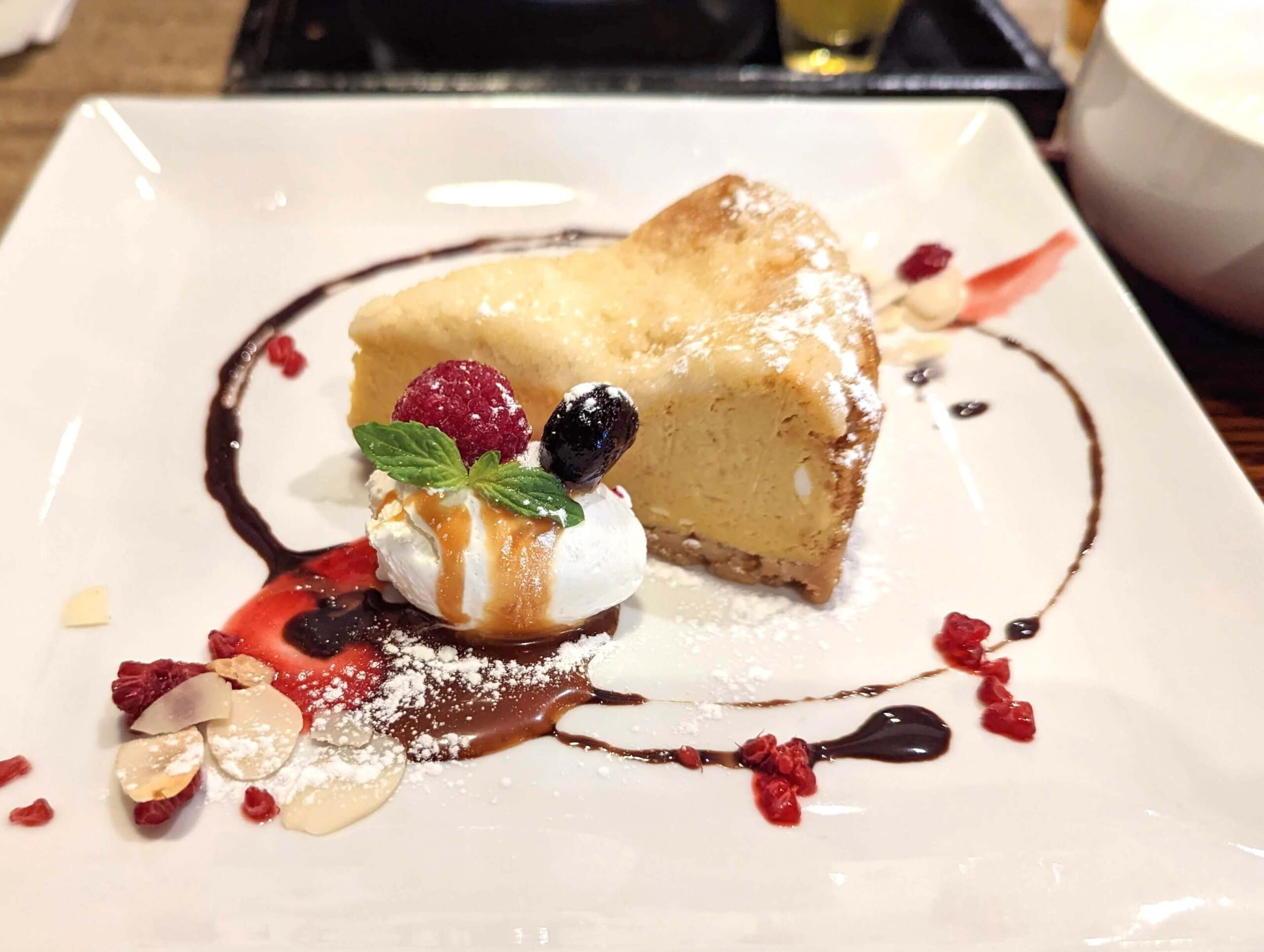 岡山倉敷「町家喫茶 三宅商店」のカボチャとクランブルのチーズケーキ