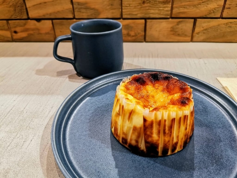 天満橋　パティスリーカツラ　バスクチーズケーキ (6)