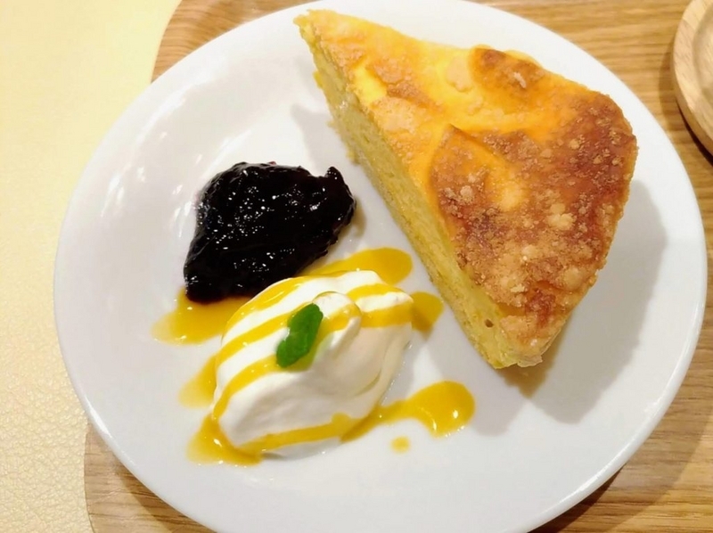 【ハッピー サイエンス ギンザブック カフェ】6種のチーズケーキ (6)