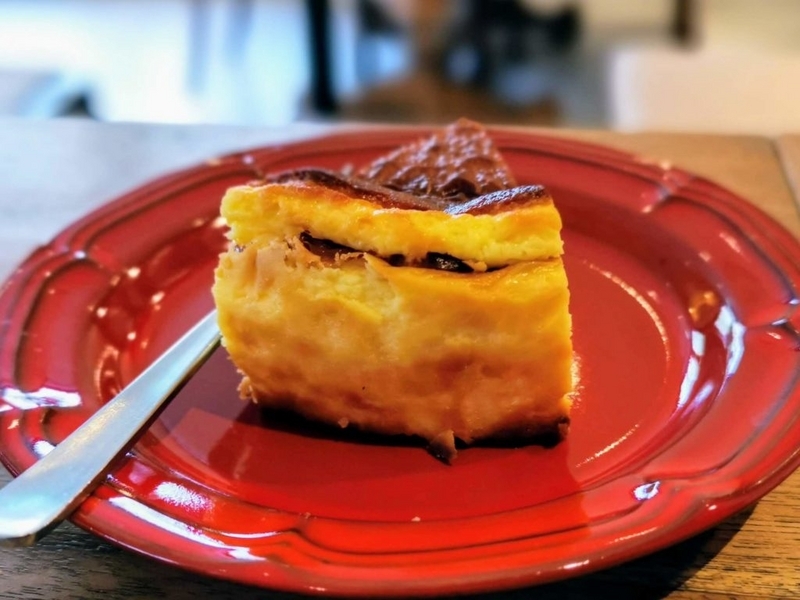 カフェサンズノム（cafe sans nom）　バスクチーズケーキ　赤坂、六本木、乃木坂