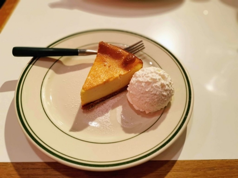 新宿 the smile ニューヨークチーズケーキwith ホイップクリーム (3)