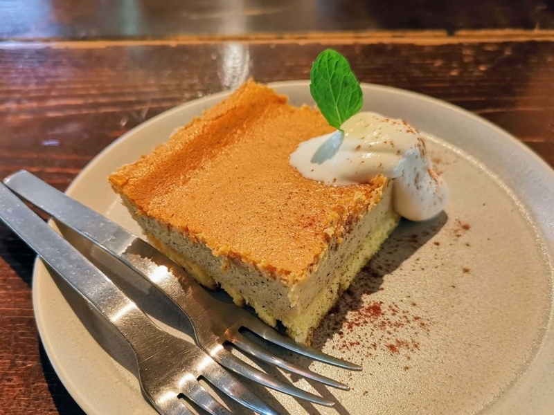 阿波座　Martha daing cafe きなこのチーズケーキ (5)