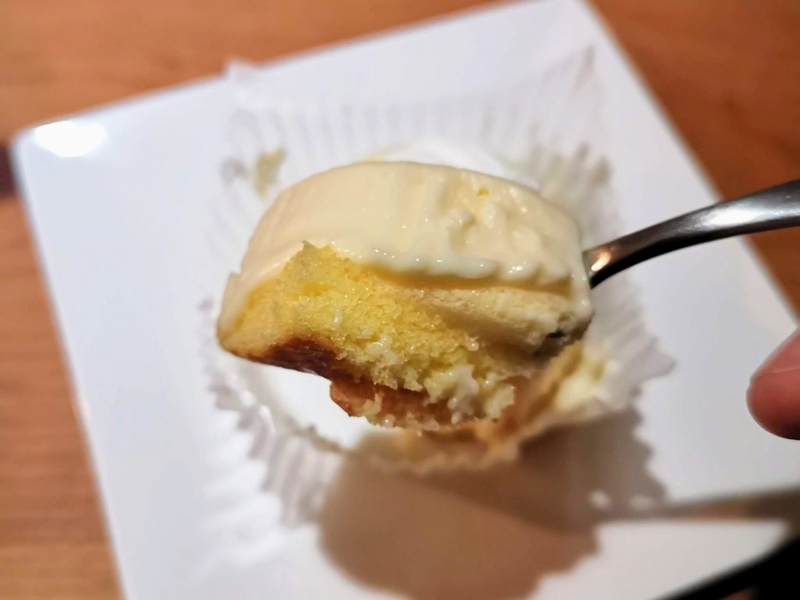 ファミリーマート（ロピア）　いちごのチーズケーキ (11)