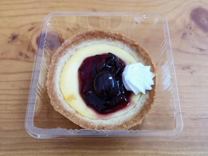 山崎製パン　ヨコスカチェリーチーズケーキタルト (6)