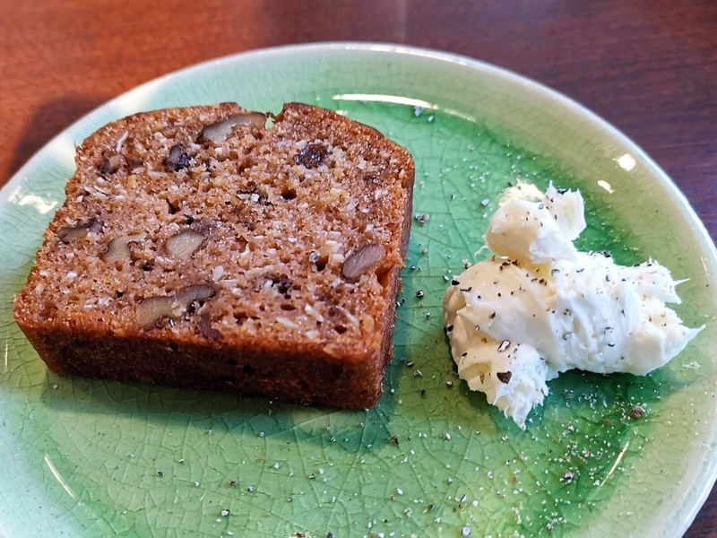 大井町　cafe Curia Lente キュリアレンテ くるみのケーキ