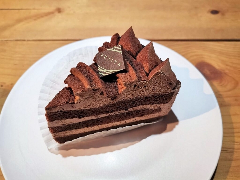 不二家のチョコ生ケーキの写真 (3)