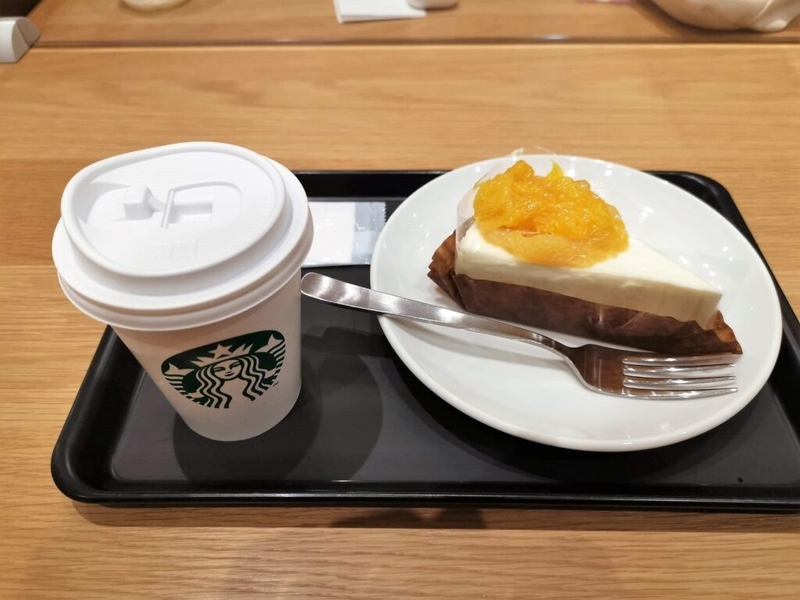 スターバックス オレンジ&レアチーズケーキの写真 (2)