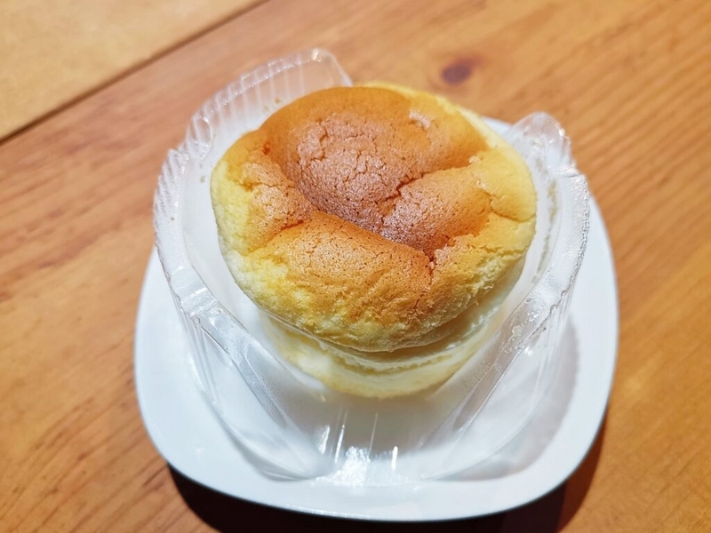 ローソン（山崎製パン）スフレのチーズケーキの写真 (4)