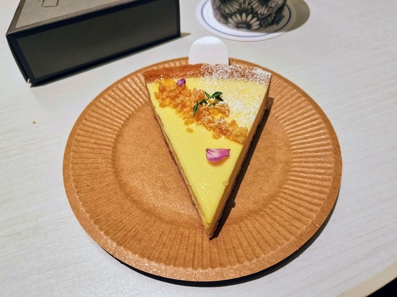 ○△□（マルサンカクシカク）のベイクドレアチーズケーキの写真 (2)