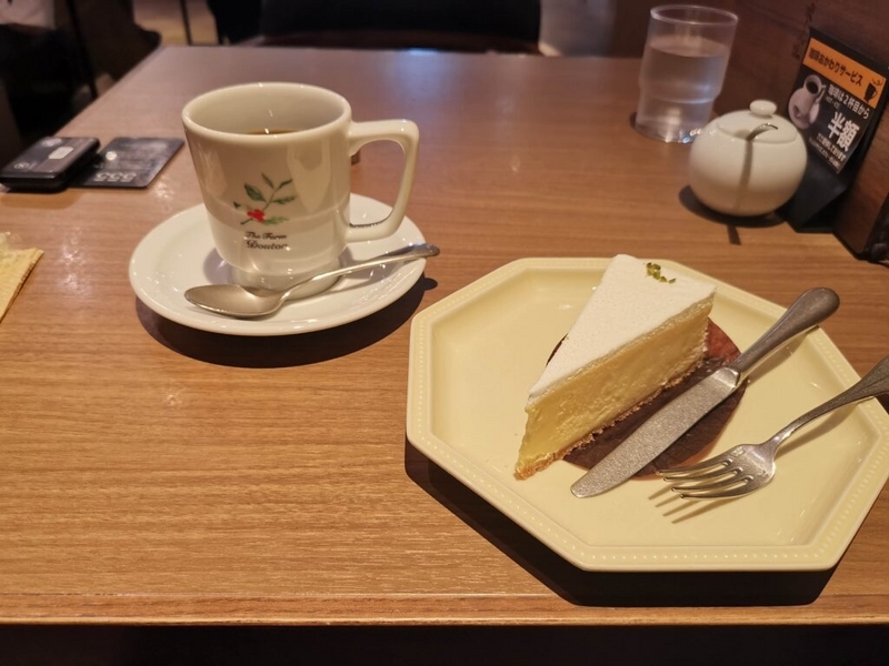 ドトール珈琲店の濃厚チーズケーキの写真