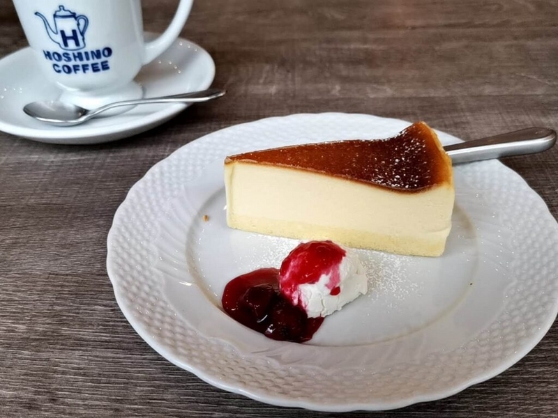 【星乃珈琲店】北海道バスクチーズケーキ チェリーソース添えの写真 (22)