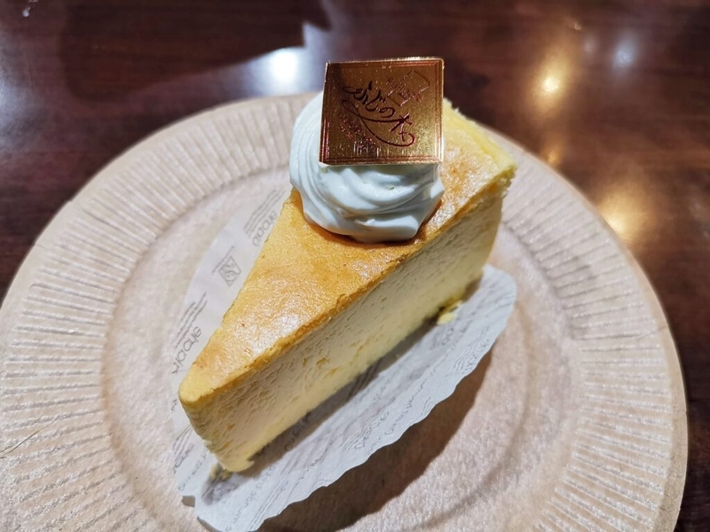 都立家政、パティスリーふじの木のスフレチーズケーキ（450円）