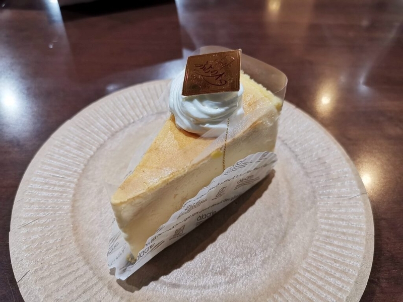 都立家政、パティスリーふじの木のスフレチーズケーキ（450円）