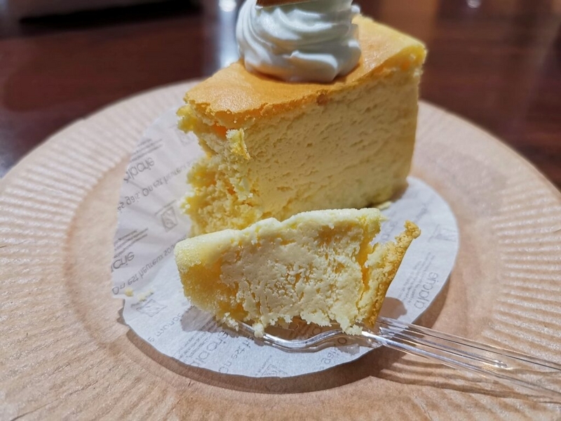 都立家政、パティスリーふじの木のスフレチーズケーキ（450円）