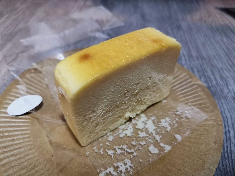 赤坂「チーズケーキプラス」のチーズテリーヌの写真 (2)