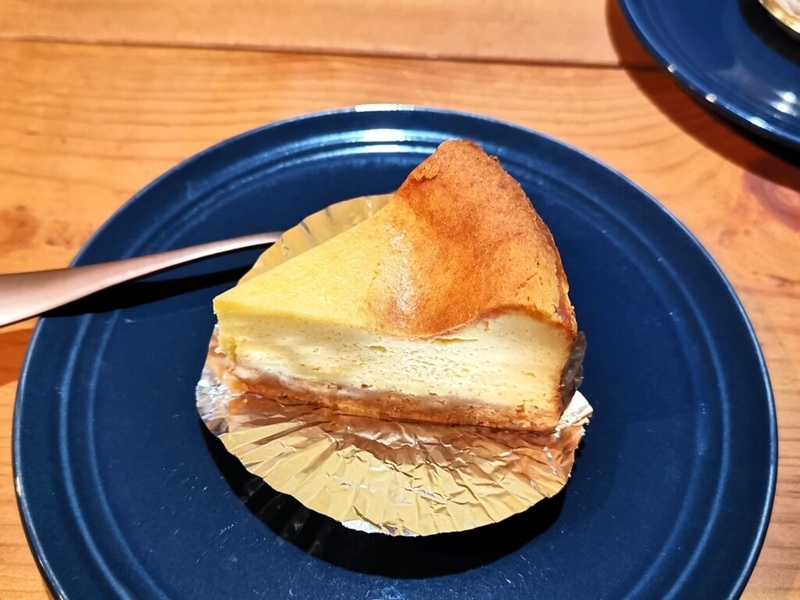 中村橋「Patisserie T Chantilly(Tシャンティイ) 」のベイクドクリームチーズケーキ