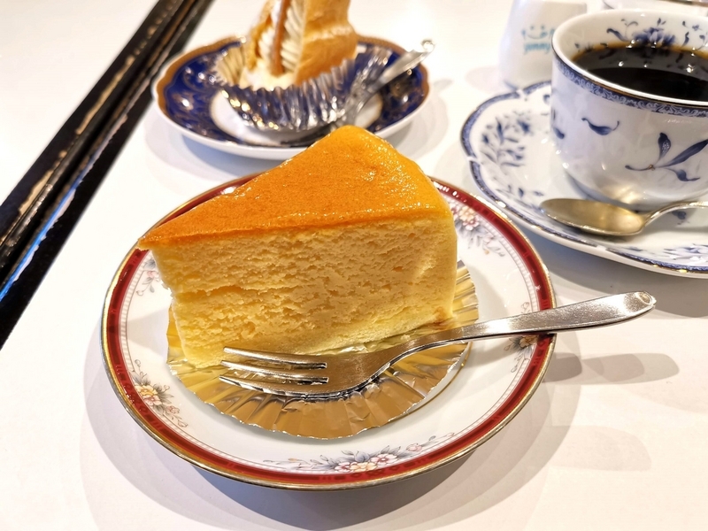 中板橋「白鳥（シラトリ）」 のチーズケーキ