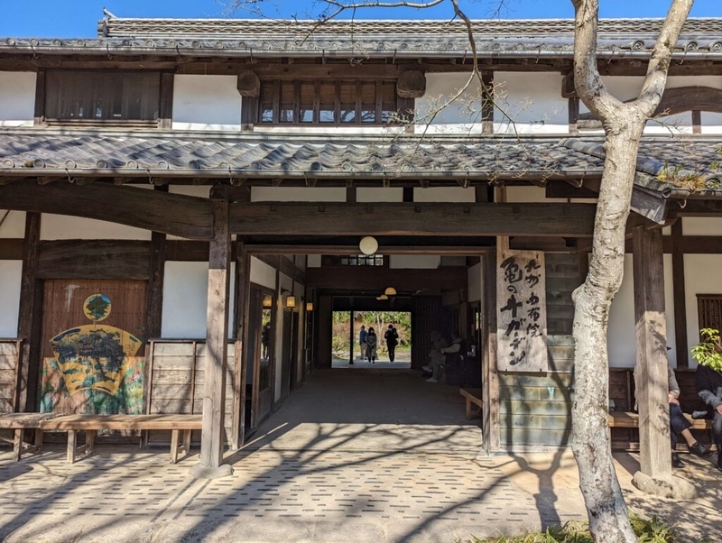 亀の井別荘・茶房天井桟敷の店の様子 (13)