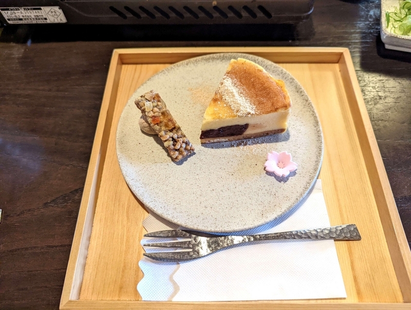 京都・豆腐料理 松ヶ枝の「sonoka そば茶あんチーズケーキ」 (2)