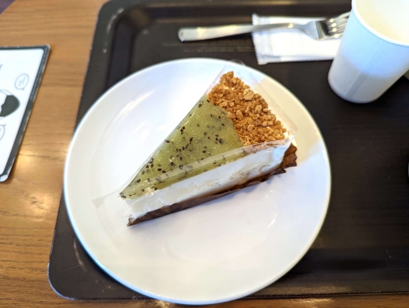 スターバックス「キウイフルーツのレアチーズケーキ」