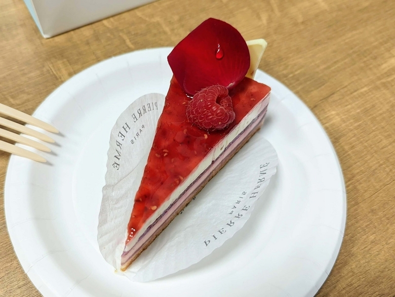 ピエール・エルメ　チーズケーキイスパハン (3)