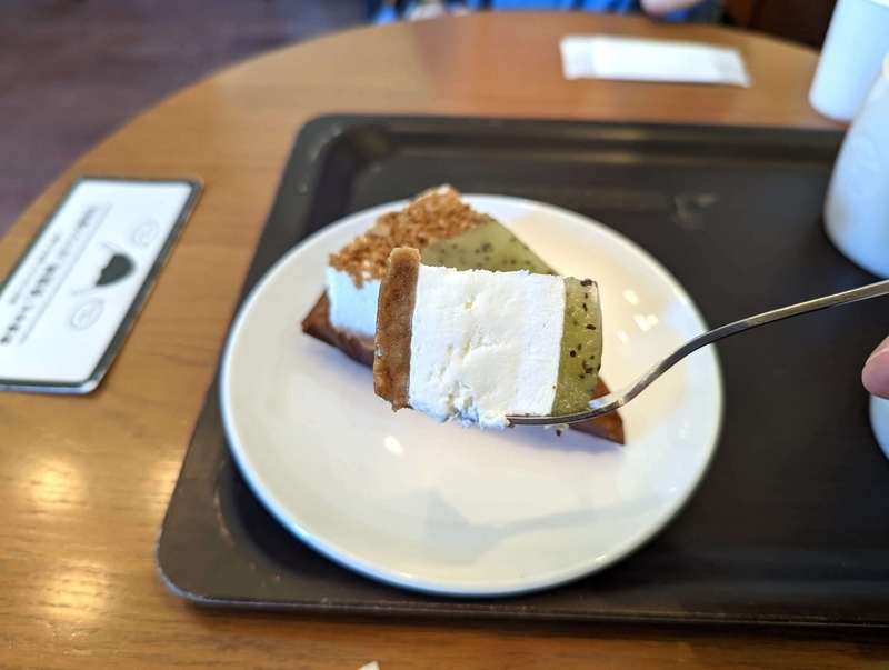 スターバックス「キウイフルーツのレアチーズケーキ」 (1)