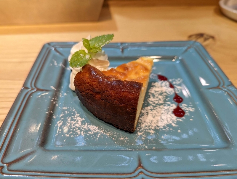 銀座　MAEKCAFE&GRILL(マークカフェアンドグリル)のベイクドチーズケーキ (4)