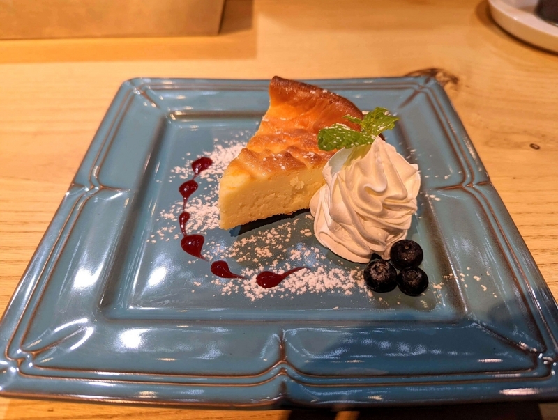 銀座　MAEKCAFE&GRILL(マークカフェアンドグリル)のベイクドチーズケーキ (4)