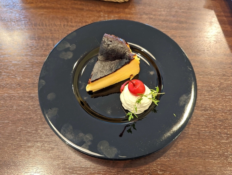 青森・Galetteria Da Sasinoのバスクチーズケーキ (5)