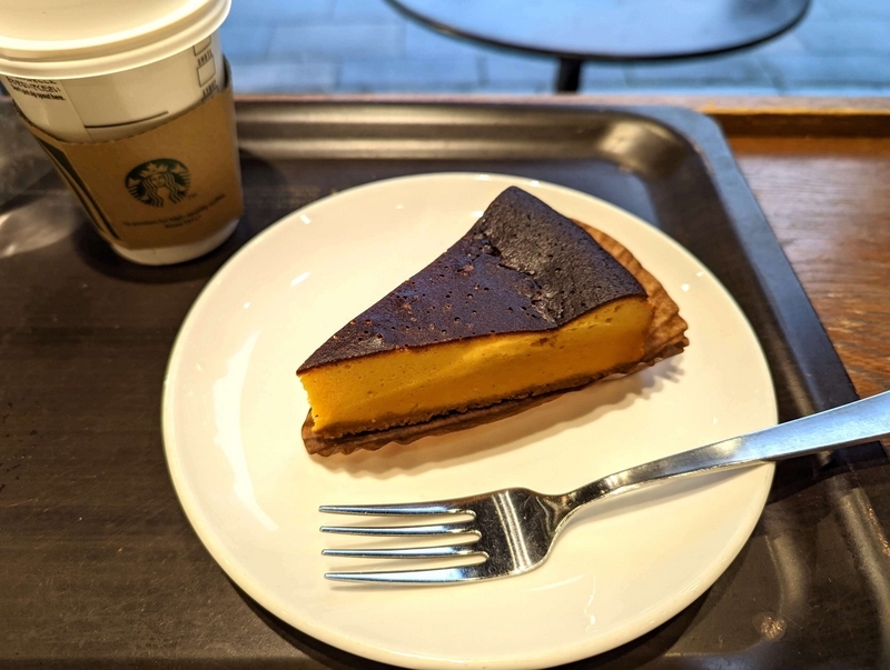 スターバックス「パンプキンのバスクチーズケーキ」 (3)