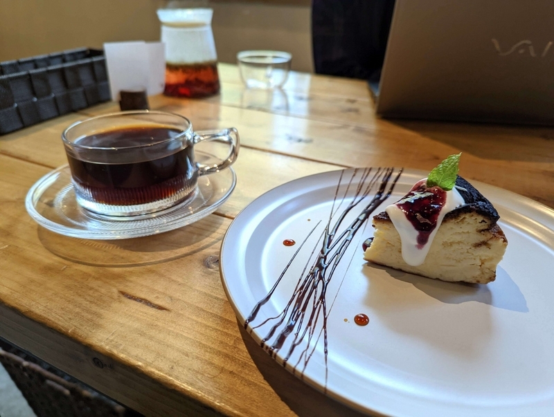 8A GARAGE COFFEEのバスクチーズケーキ (2)