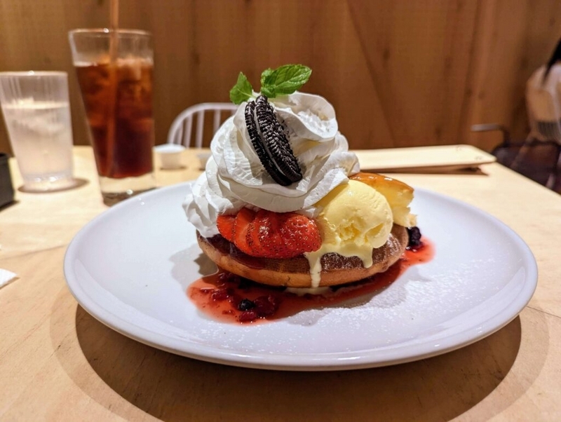 ディキシーダイナー(Dexee Diner)のチーズケーキがのったパンケーキ (3)