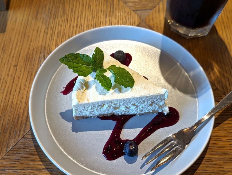 渋谷「フリーマン カフェ （FREEMAN CAFE）」のレアチーズケーキの写真 (6)