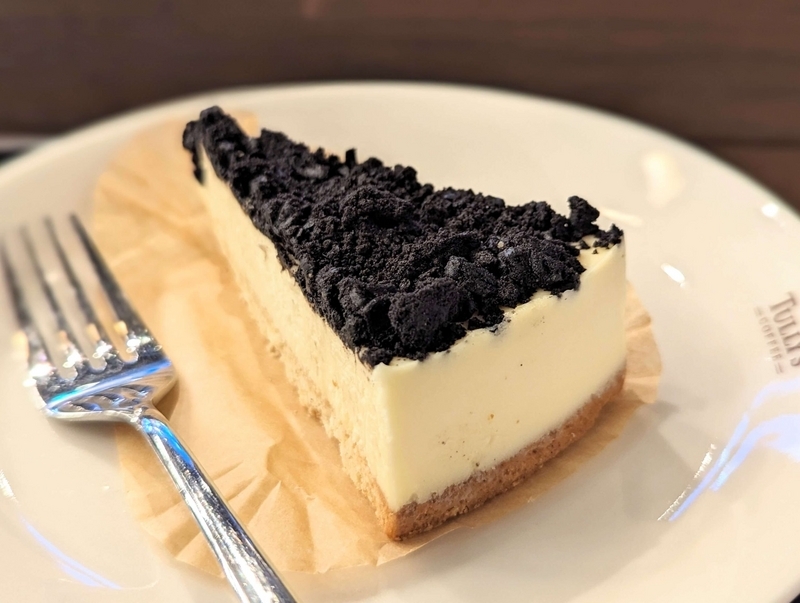 タリーズコーヒー「クッキークリームチーズケーキ」20240411 (3)