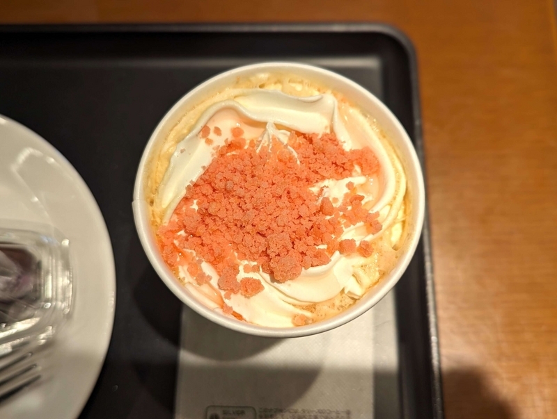 タリーズコーヒー「桜舞う 苺チーズケーキラテ」 (2)